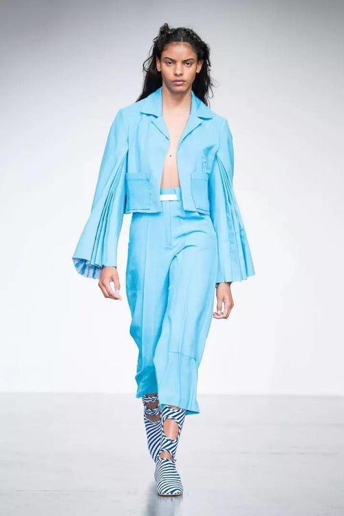 揭秘服裝廓形、款式與版型的奧秘 從剪裁到箱包的風格延伸